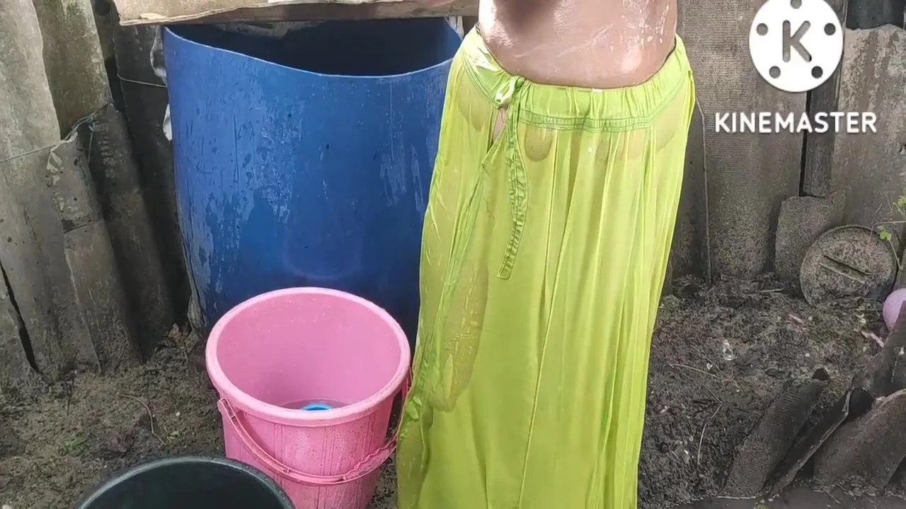 Indian House Wife Bathing Anita Style