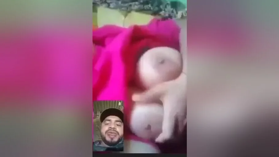 Today Exclusive- Cute Desi Girl Showing Her Boobs And Pussy