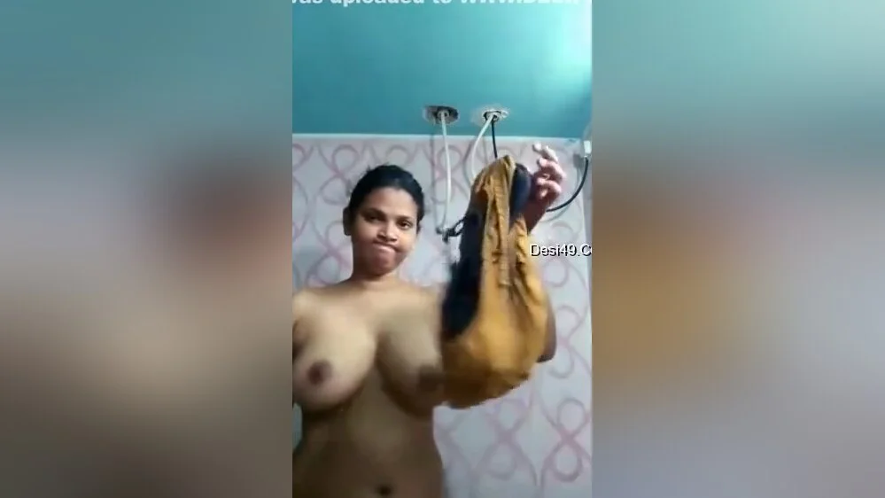 Today Exclusive-desi Girl Bathing