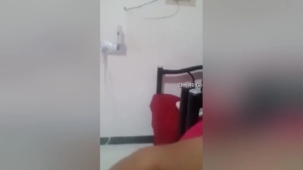 Today Exclusive -bhabhi Shows Her Boobs And Pussy