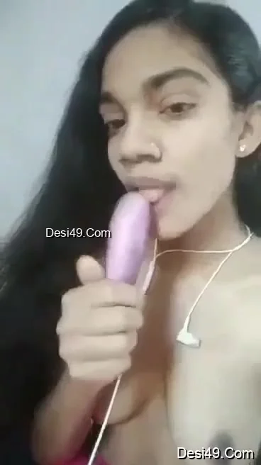 Today Exclusive -cute Desi Chick Masturbating