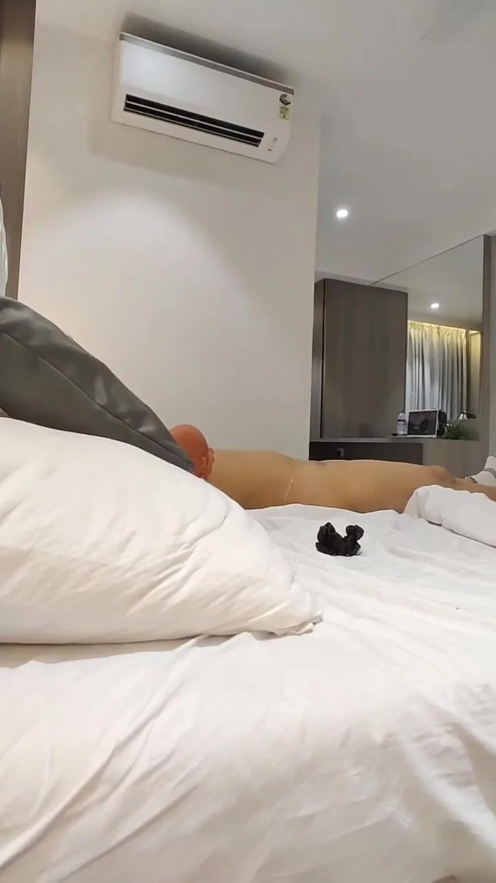 Cam2 - Hotel Hard Fucking Missionary And Cumshot On Pussy