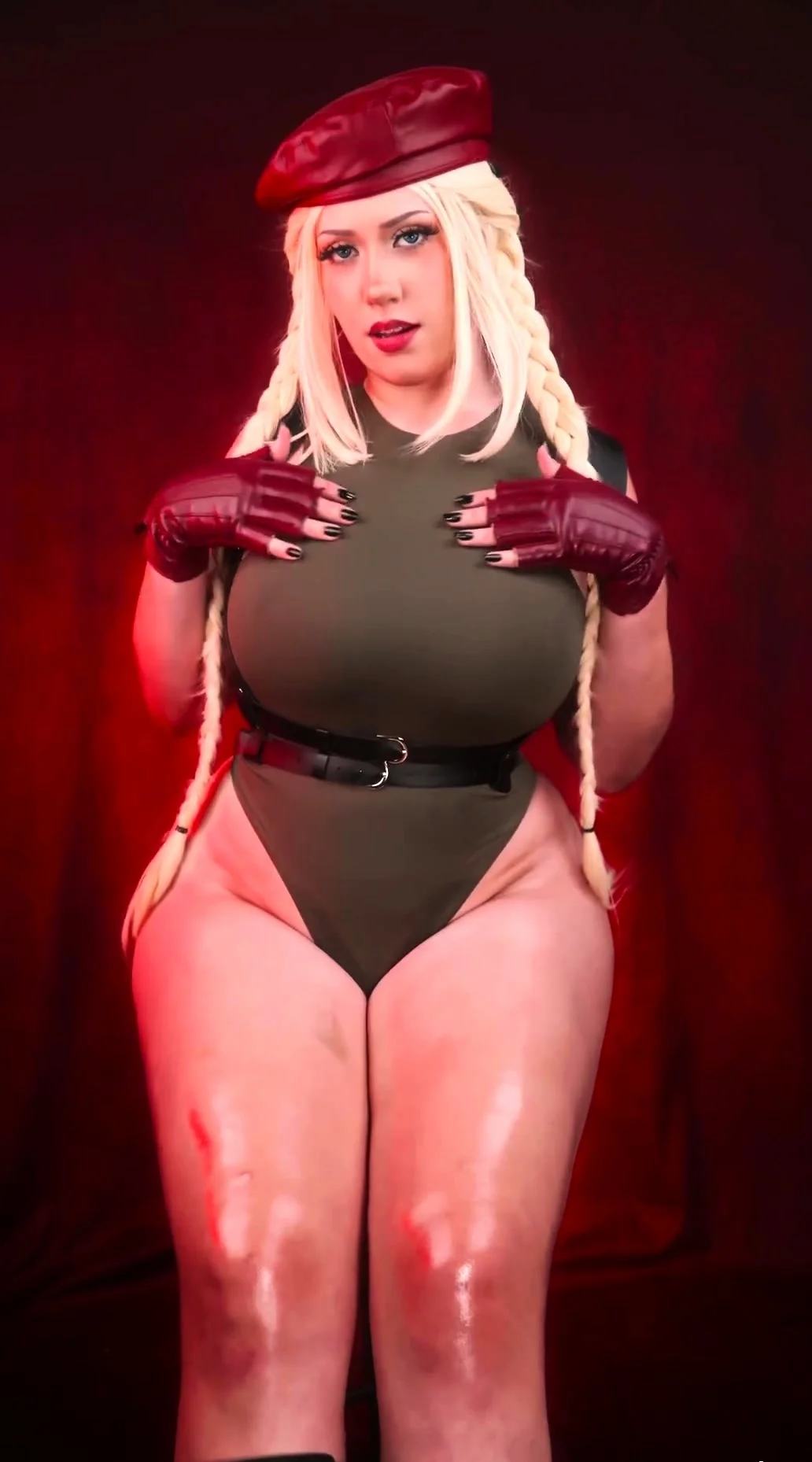 Big boob brunette masturbates on webcam