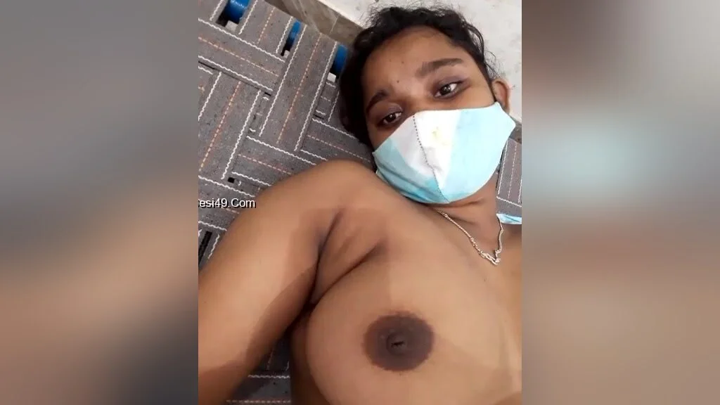 Desi Girl Showing Her Boobs On Live Show