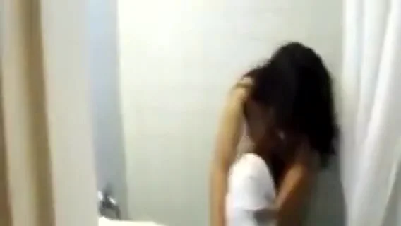 Horny Bhabhi Squirting And Fingering