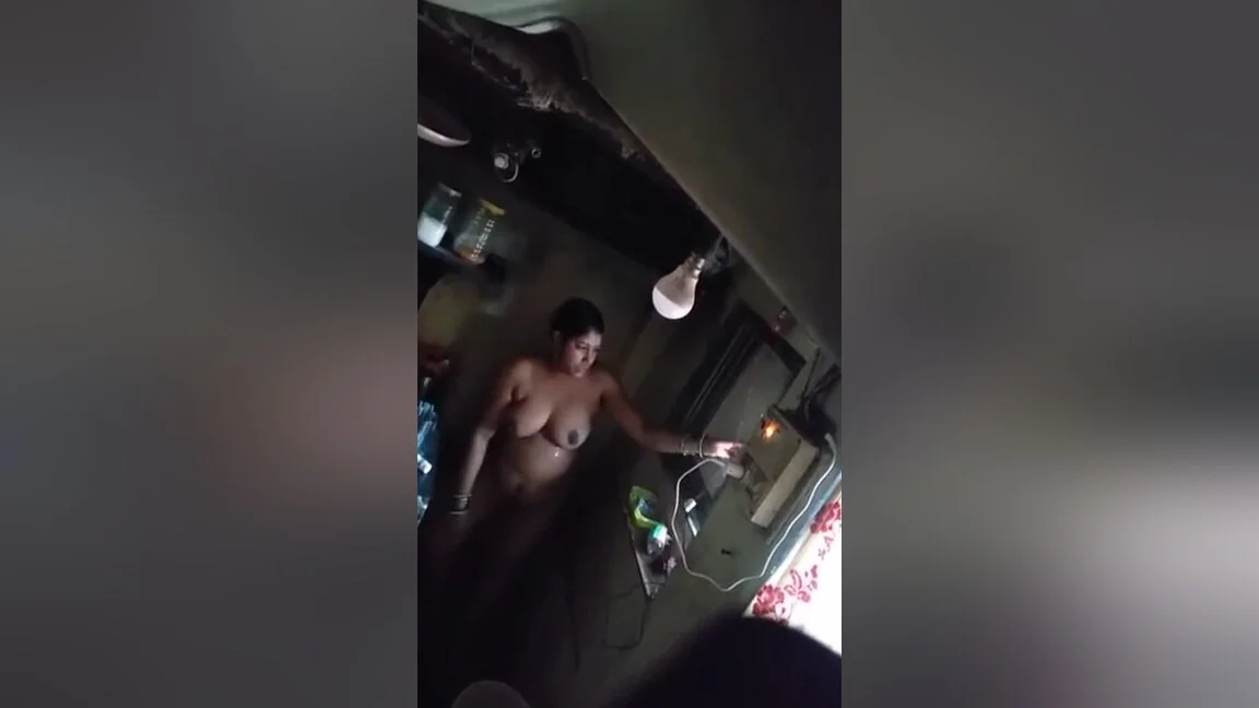 Today Exclusive- Desi Bhabhi Bathing And Wearing Cloths 7