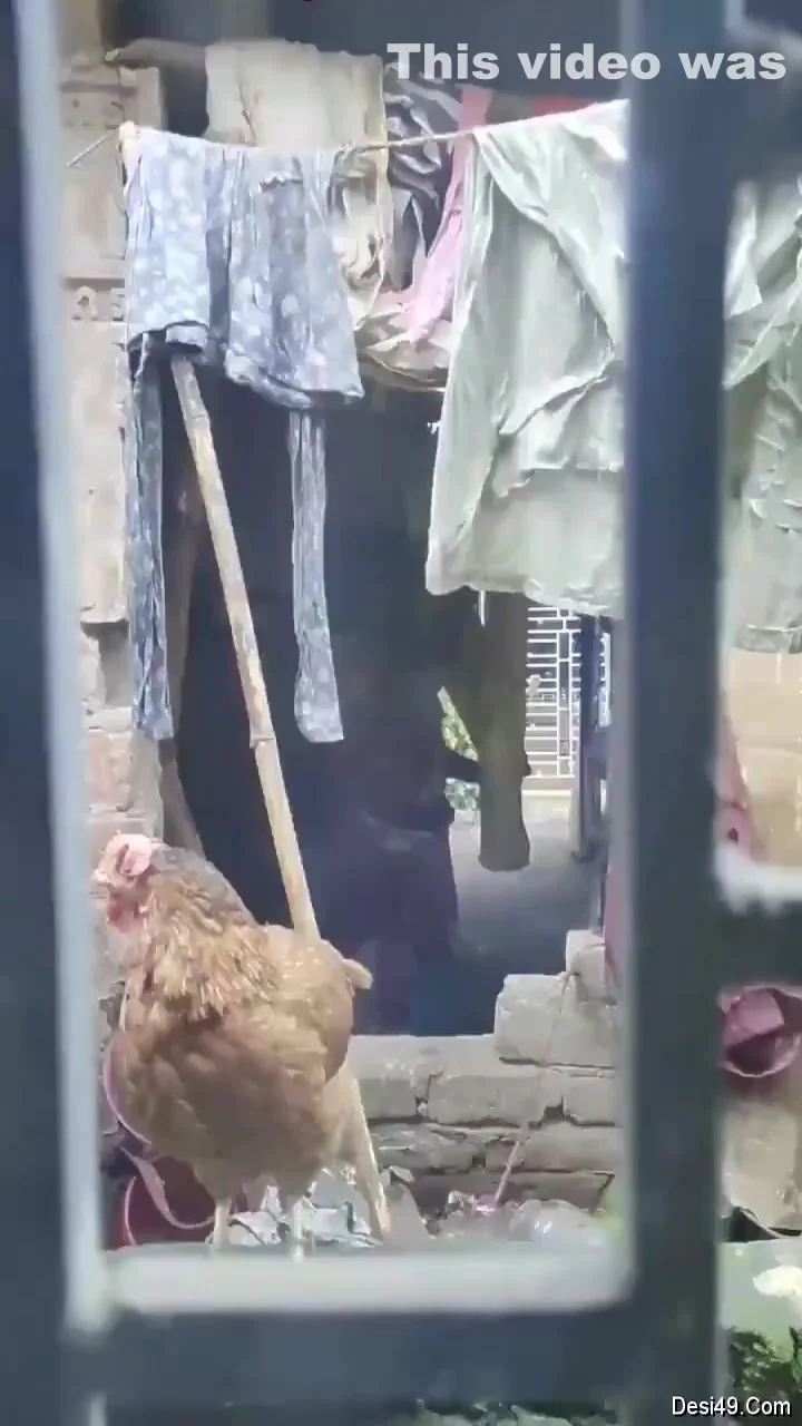 Exclusive- Desi Aunty Boob Capture By Neighbor