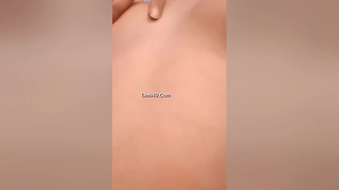 Today Exclusive-village Girl Showing Nude Body On Video Call