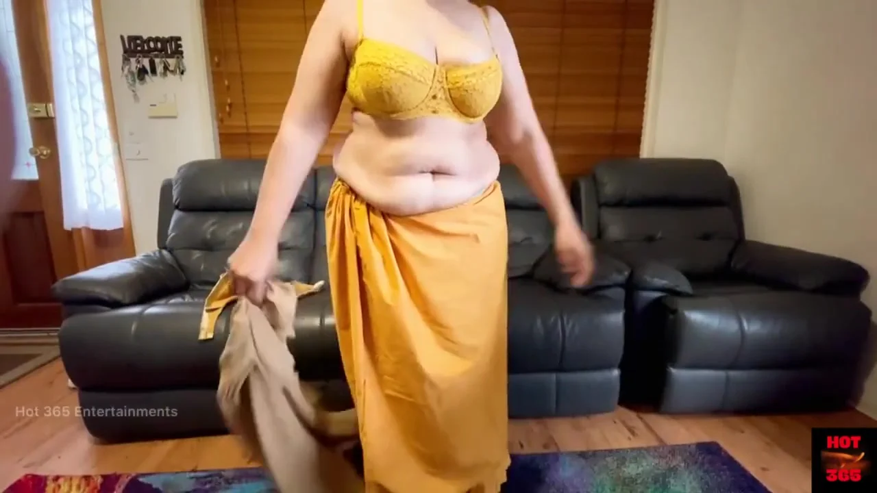 Sexy Indian Wife’s Stunning Saree Striptease