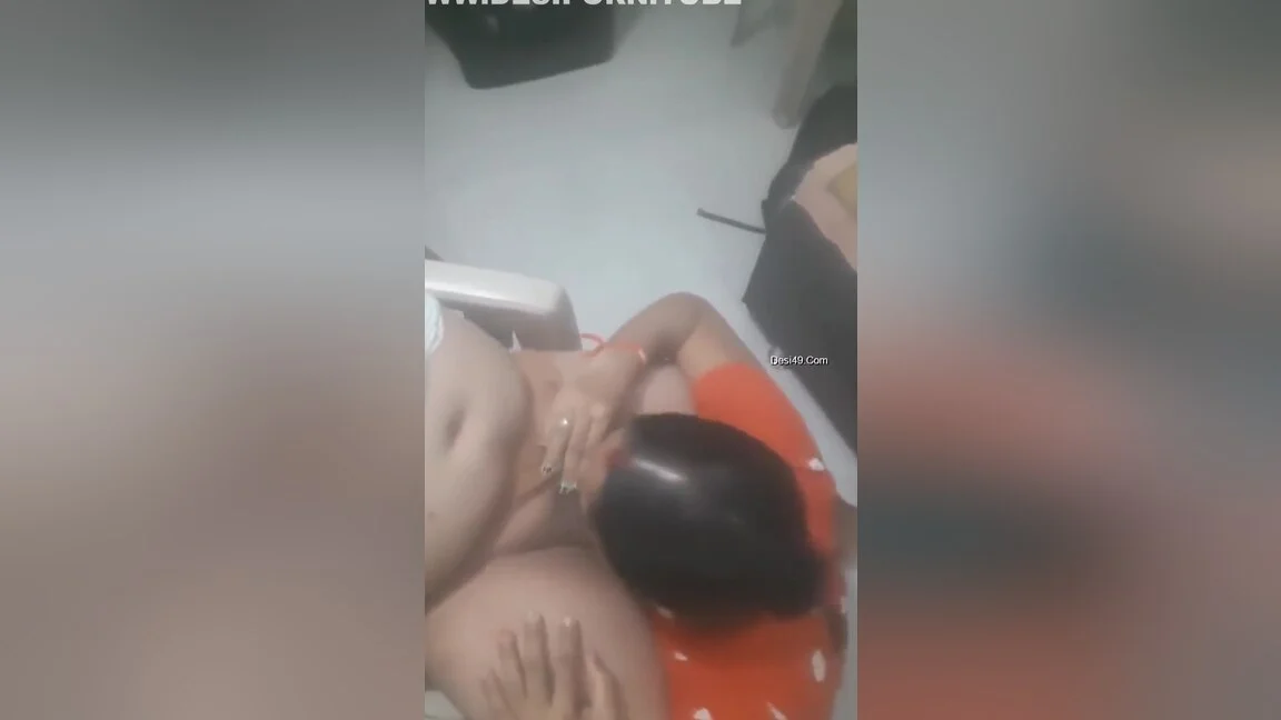 Desi Bhabhi Blowjob