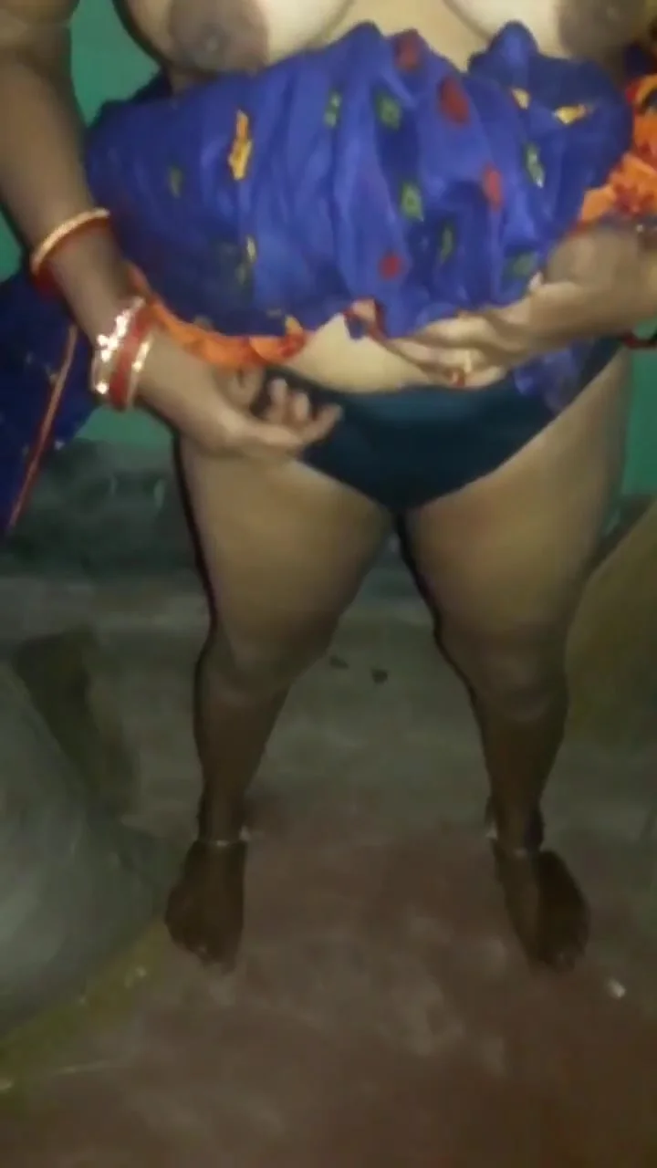 Indian Village Women Masterbation In The Yard