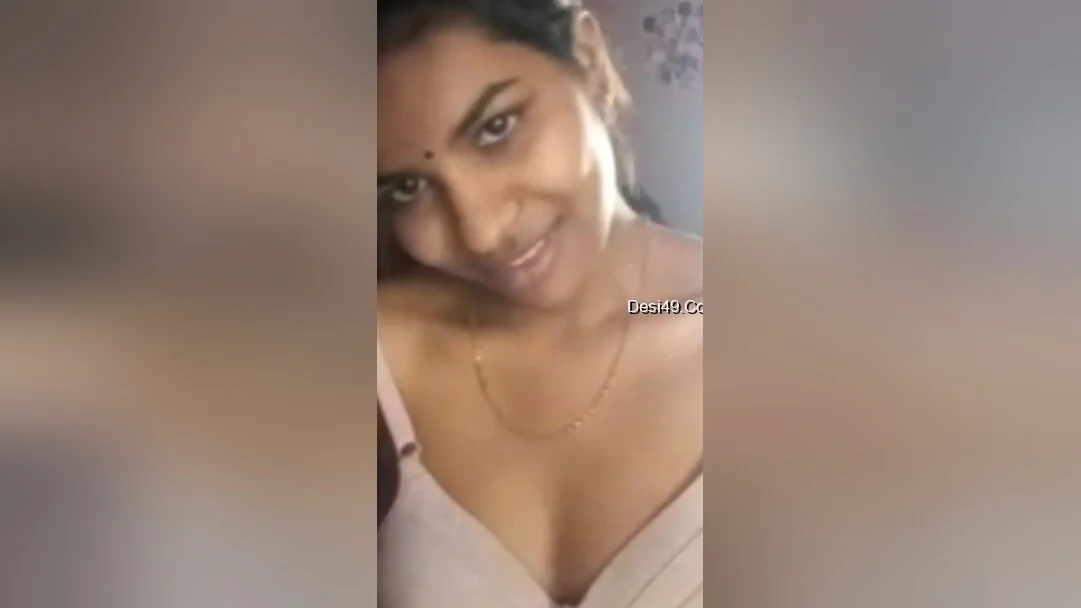 Today Exclusive- Cute Lankan Tamil Girl Showing Her Boobs And Pussy 3