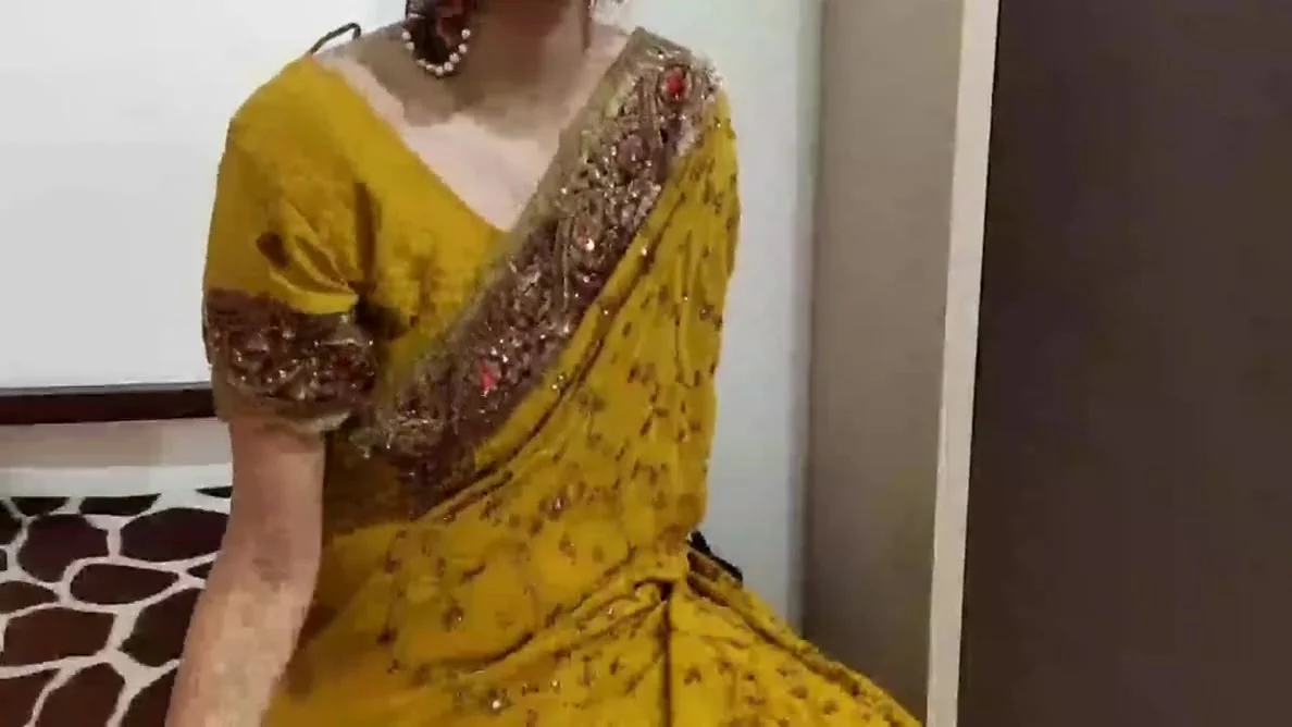 Teacher Had Sex With Students 18+ In Room And Enjoy Very Well