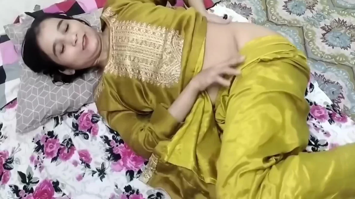 Chacha Jaan Ko Raat Me Call Kar Ke Ghar Bulaya