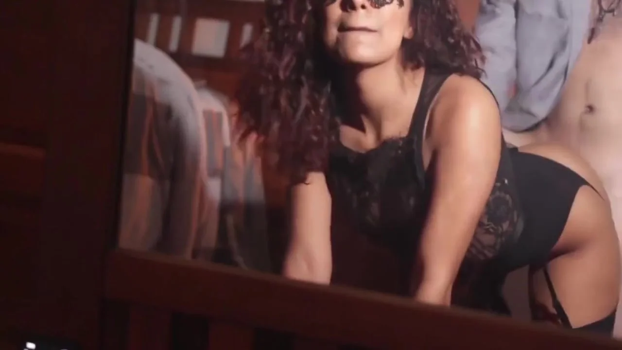 Sexy Indian Cheats On Her Husband With Her Boss