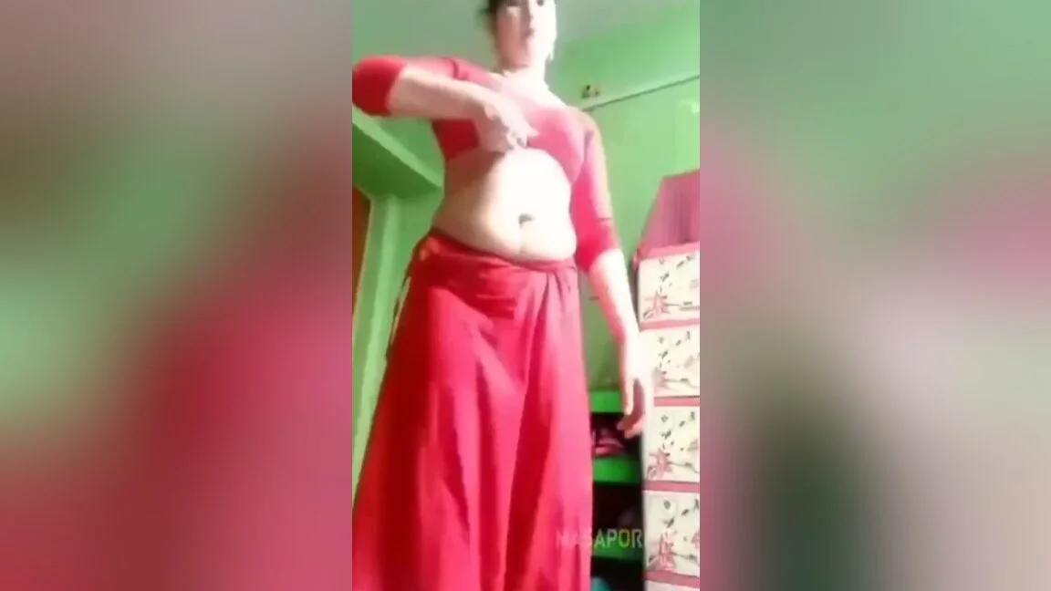 Desi Sex Choti Babhu Ko Susar Ji Ke Samne Nanga Hona Pada Anne Nhi Aayi Video Banai