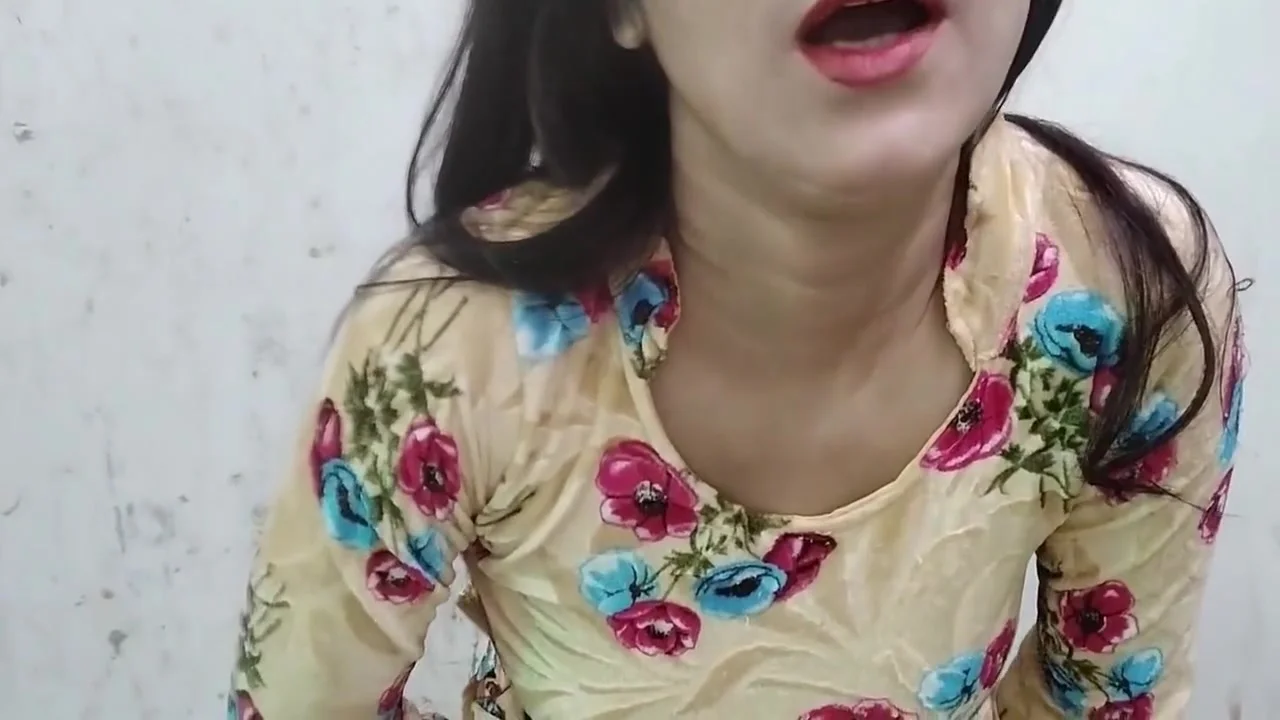 Cute Stepsister Ko Paise De Kar Jabar Dasti Pela