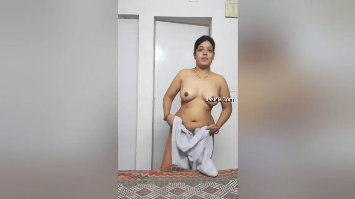 Today Exclusive- Sexy Priya Bahbhi Nude Video Record By Hubby