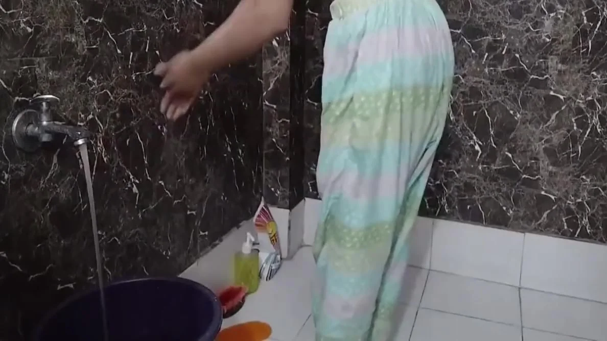 Muslim Girlfriend Ko Bathroom Me Nahate Mms Video