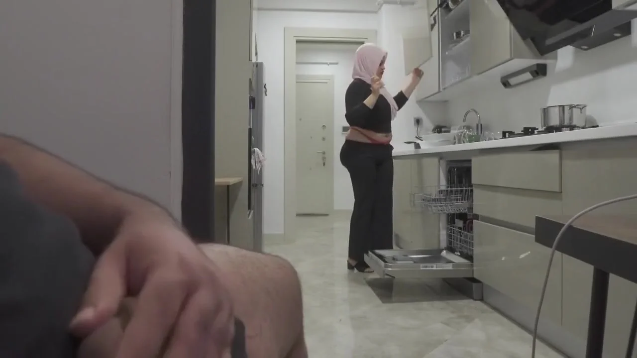 My Big Ass Stepmom Caught Me Jerking Off While Watching Her