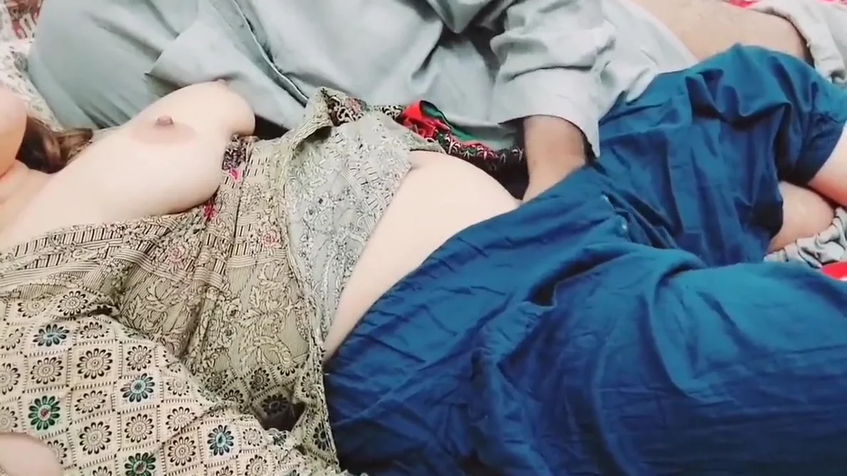 Indian Bhabhi Sex With Property Dealer With Clear Hindi Audio