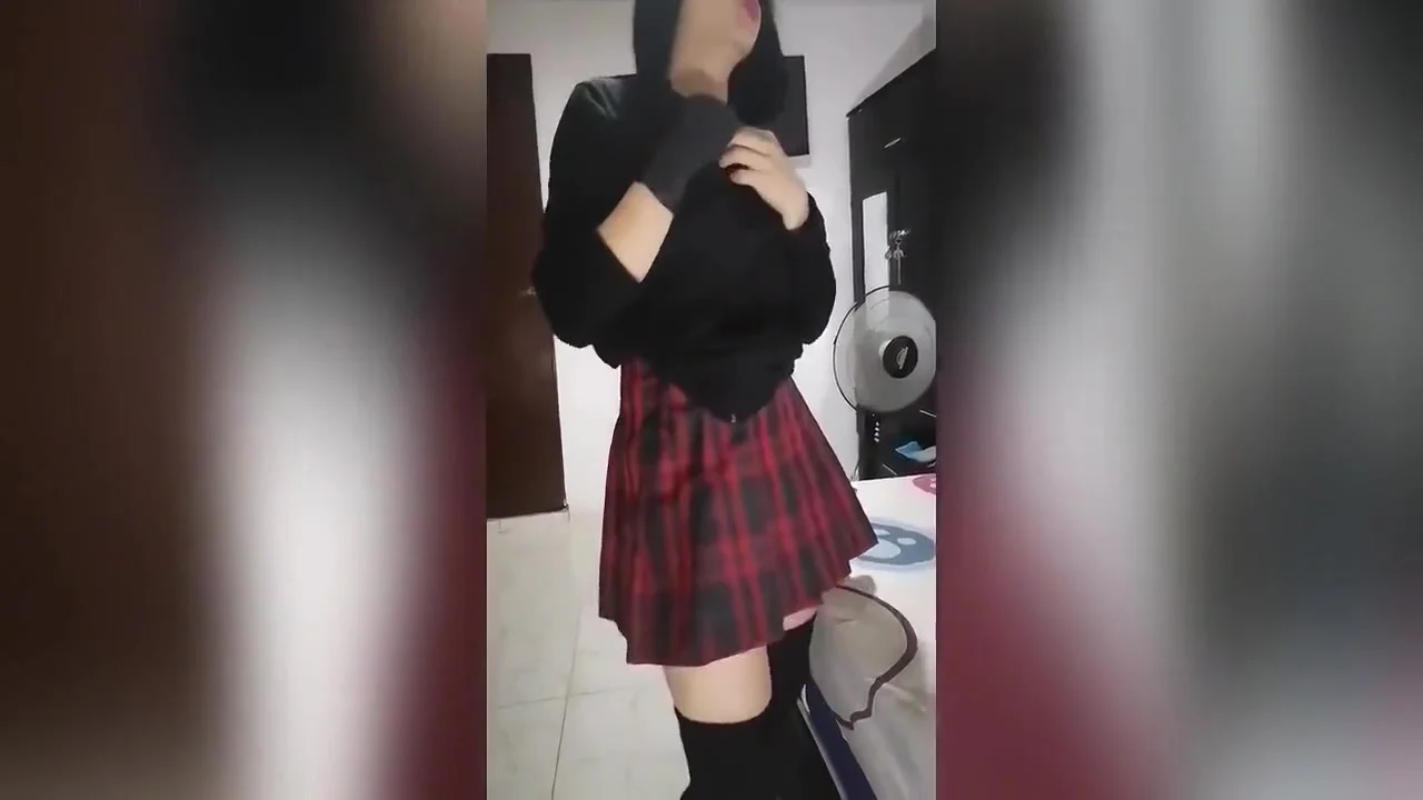 My Stepcousin Arrives From Bogota And The First Thing She Comes To Do Is This