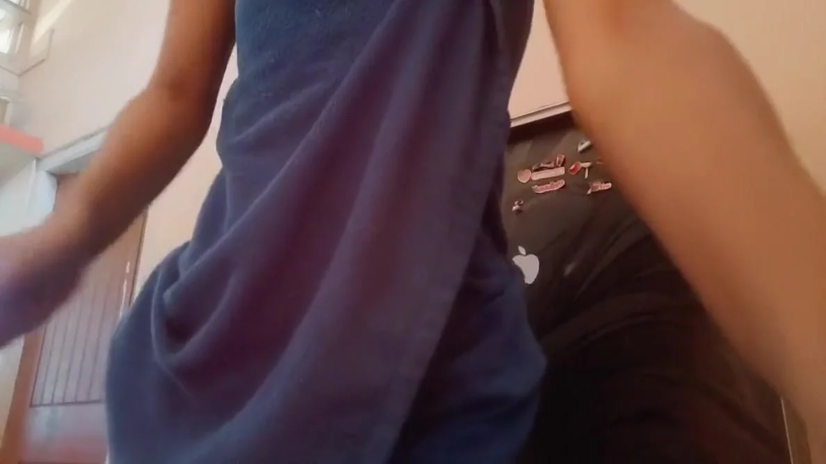 Desi Girl Masturbates