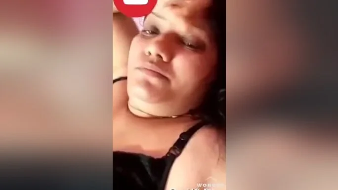 Today Exclusive- Horny Punjabi Bhabhi Showing Her Big Boobs To Lover