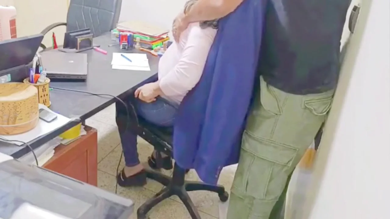 I Finally Got My Coworker To Fuck Me In My Office Parte 2