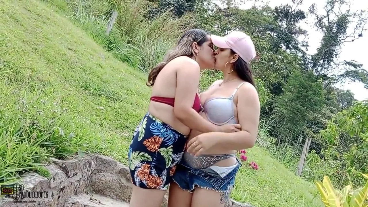 Having Lesbian Sex With My Stepsister On A Walk To The Farm - Porn In Spanish