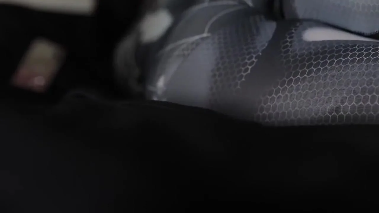 Spider Man - Indo Girl Wears Costume , Masturbates Until Wet