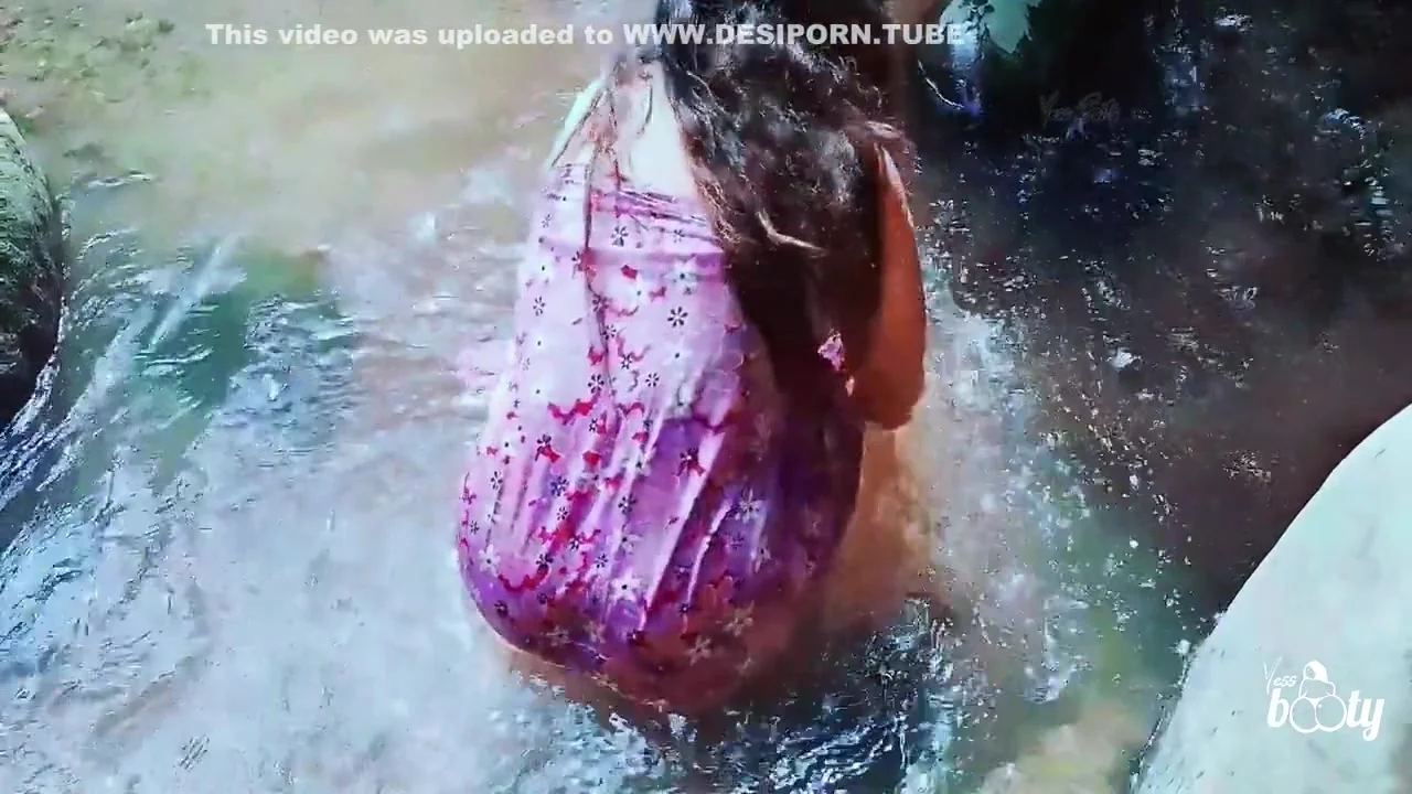 The Big Booty Desi Aunty Swimming Naked In The Water And Fucking In The Water On An Outdoor River