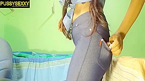 Step sister Video Call Funසුදු මහත්තයා පුකේ අරින්න ආසයිද - Sri Lankan And Mini Pipes
