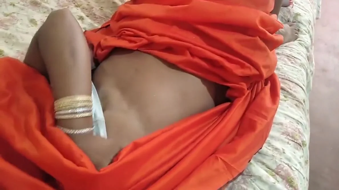 Desi Sexy Wife Dammi With Red Saree
