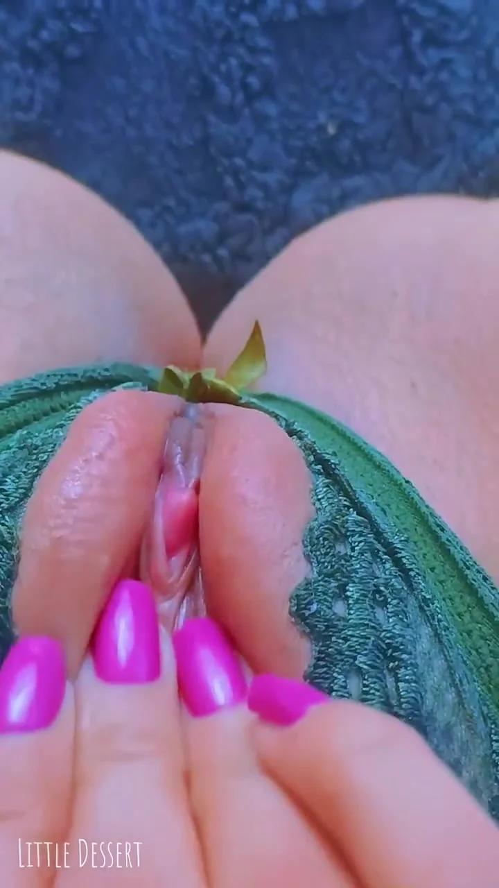 Straw Berry - Pink Pussy: Fingering Her Perfect Clit