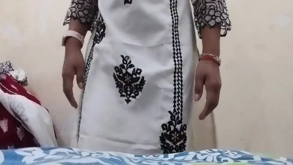 Desi Sexy Video - Mona Bhabhi