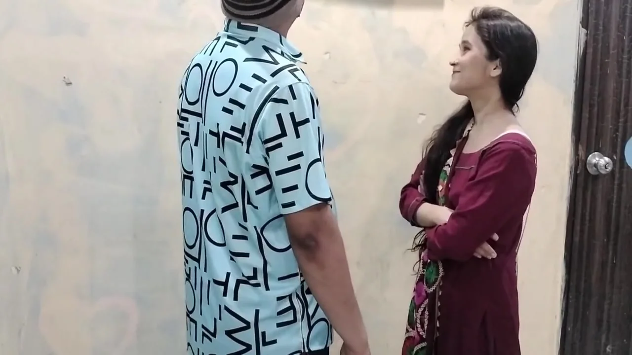 Ac Banane Aaye Machanic Ne Bhabhi Ko Chod Kar Pani Nikal Diya