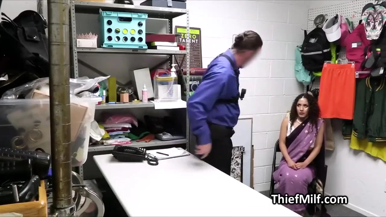 Desi Housewife Fucked For Stealing