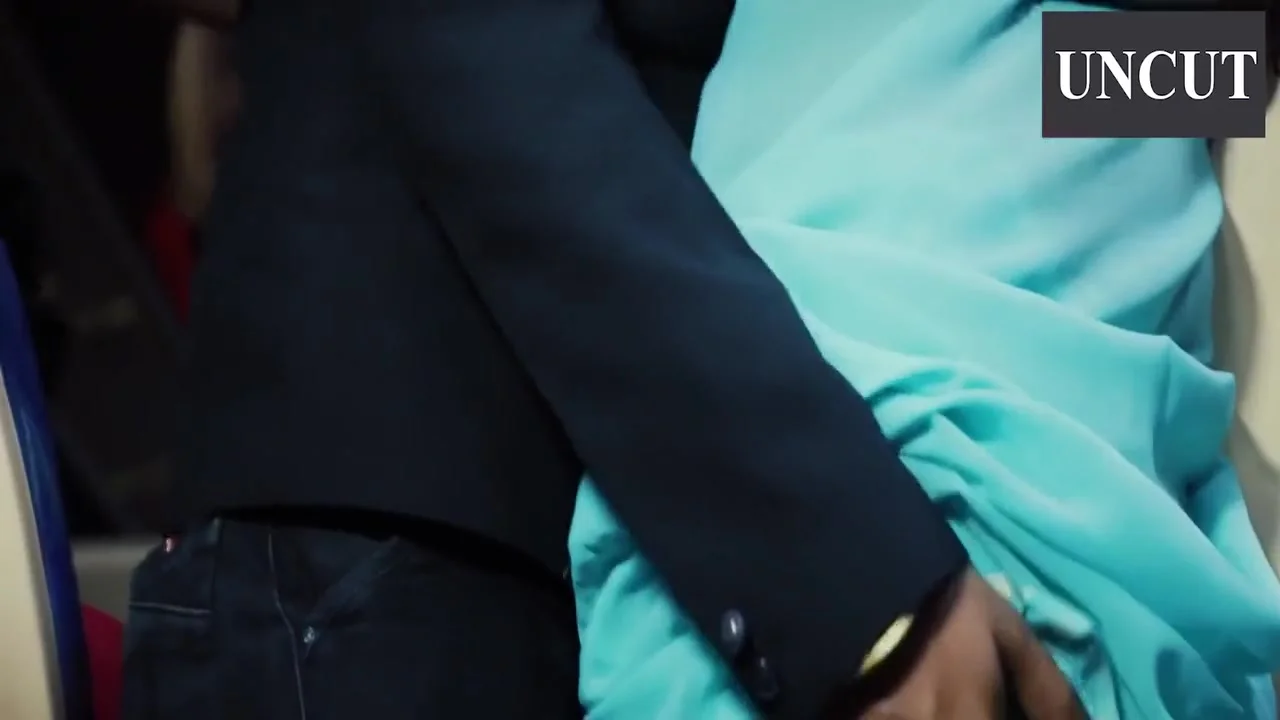 Love On Moving Bus Uncut 4