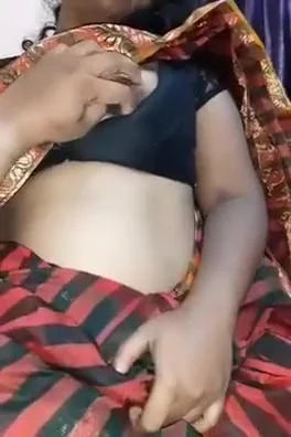 Tamil Aunty In Lifting Saree And Riding Sex