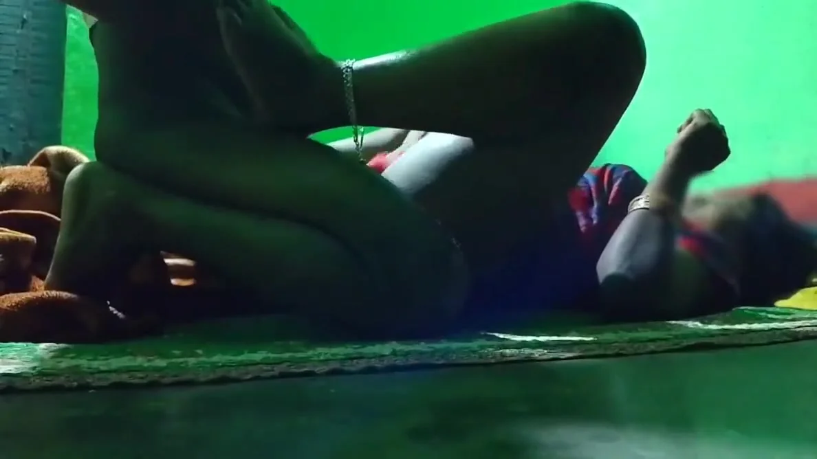 Dehati Guy Wali Mousi Ji Ko Raat Me Akela Ghar Me Choda With Hindi Sex