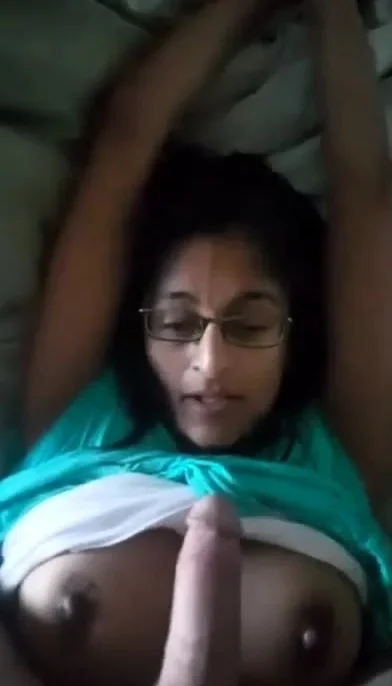 Hot desi indian aunty giving blowjob and fucking lover