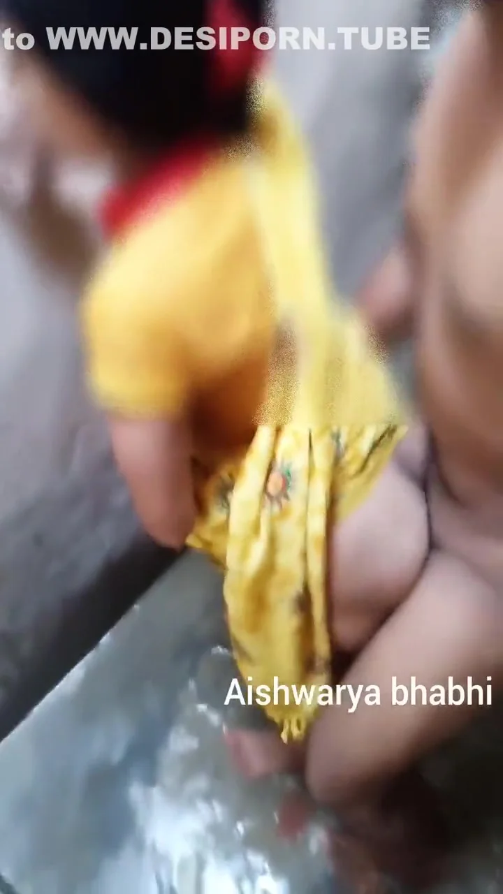 Sasu Ki Saree Utha Ke Unki Garam Raseeli Chut Chod Diya