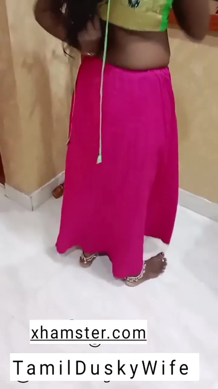 Desi Indian Tamil Village Dusky Housewife Wearing Saree And Showing Boobs To Her X-lover