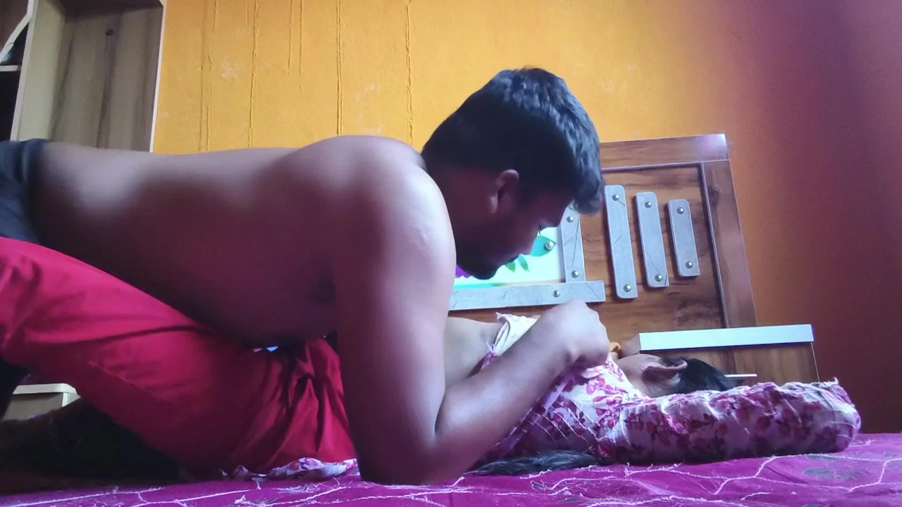 Girlfriend & Boyfriend Enjoyed Boobs Sucking And Fingerings Young Pussy - Romantic Sexi Movie In Hindi