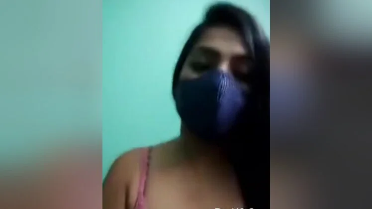 Super Hot Desi Girl Showing Boobs On Tango Show