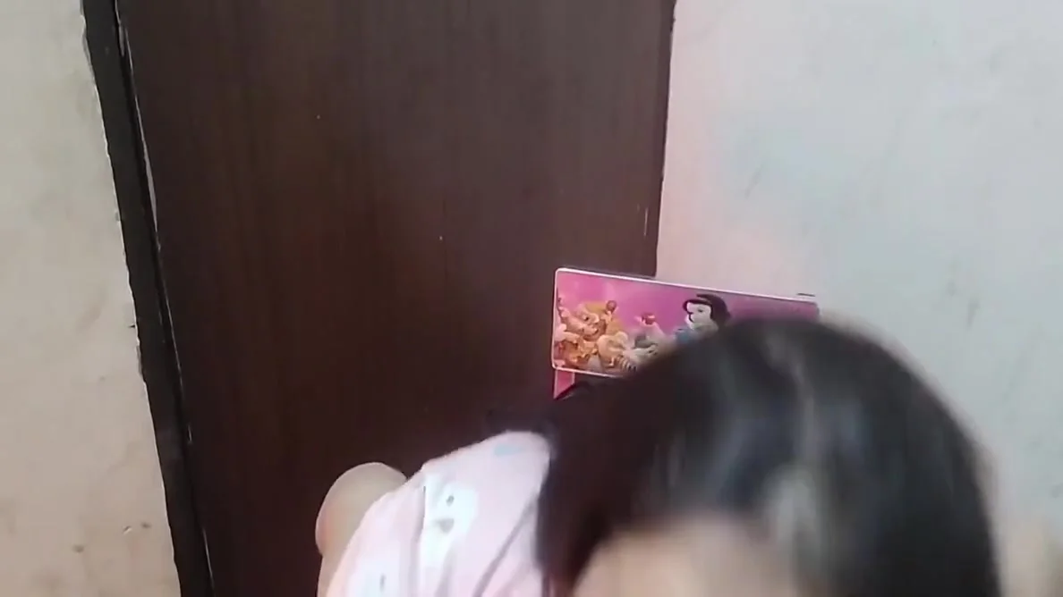 Cute Stepsister Soyi Hui Tabhi Jakar Pel Diya