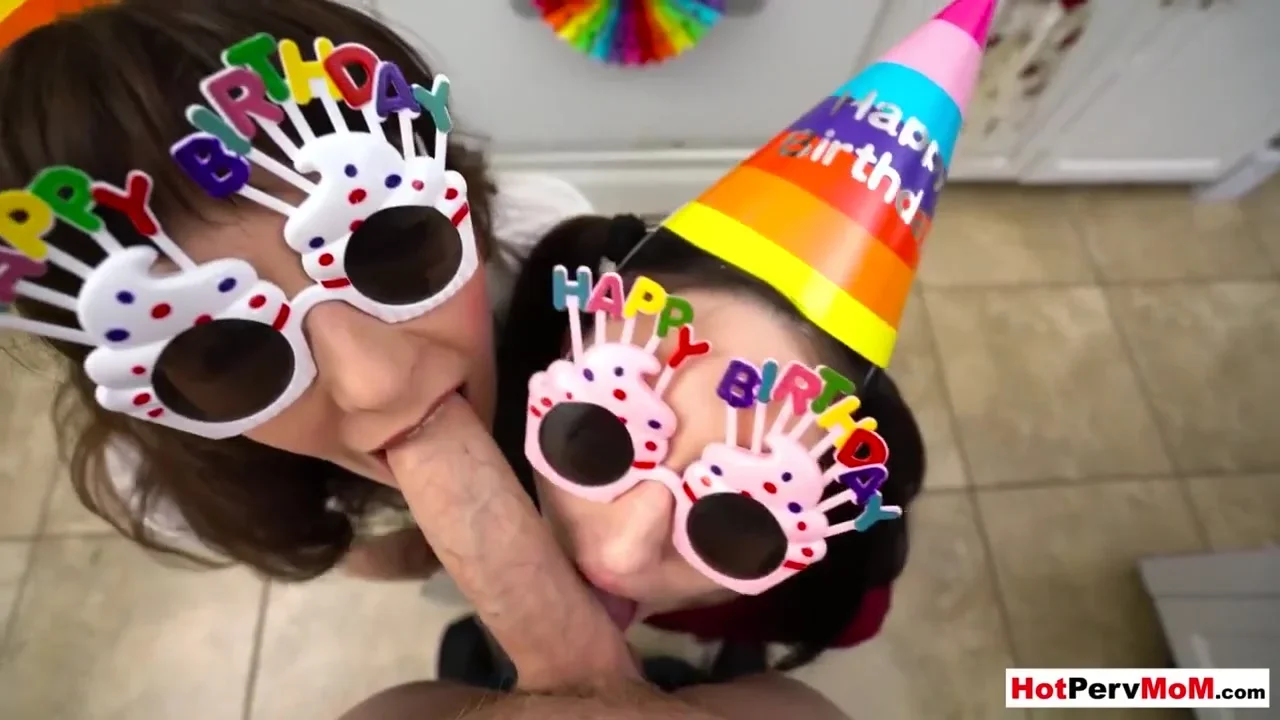 Conor Coxxx, Melody Mynx And Tifa Quinn - Stepmommy Stepmommy And Sis Gave Blowjobs For Birthday