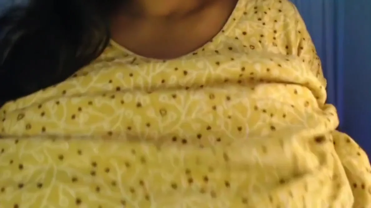 Sexy Hot Girl Boobs Press Gug In Mouth Show Dildo Show