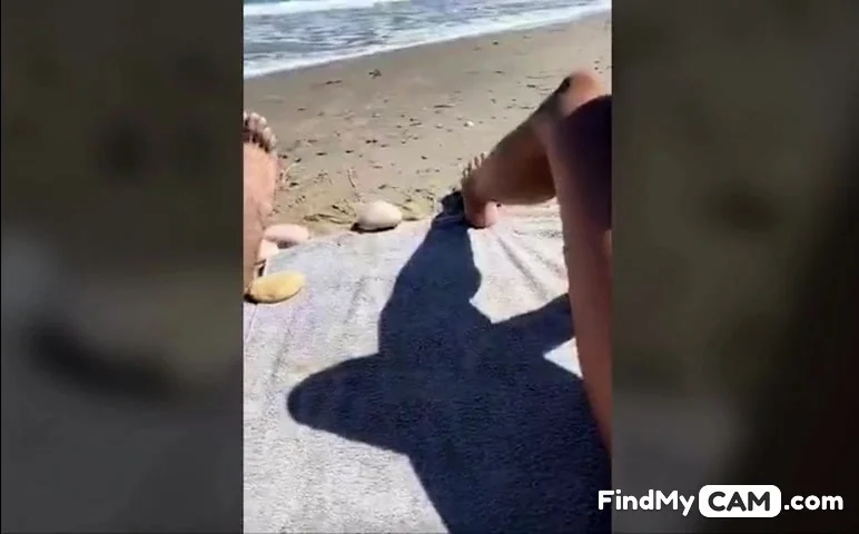 Beach play on Periscope